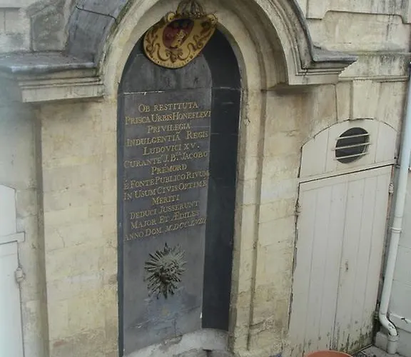 Le Duplex Apartment *